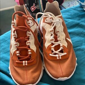 NIKE React shoes sold out/discontinued